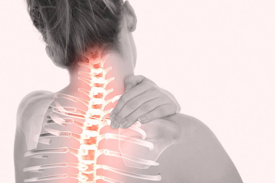 douleur dans la colonne cervicale due à l'ostéochondrose